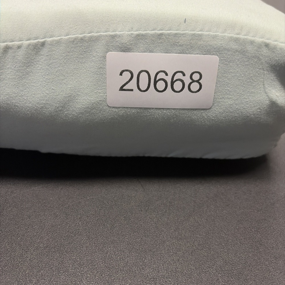 NIB~ Room Essentials TWIN / XL Light Mint Microfiber Sheet Set Brushed softness - Picture 3 of 3